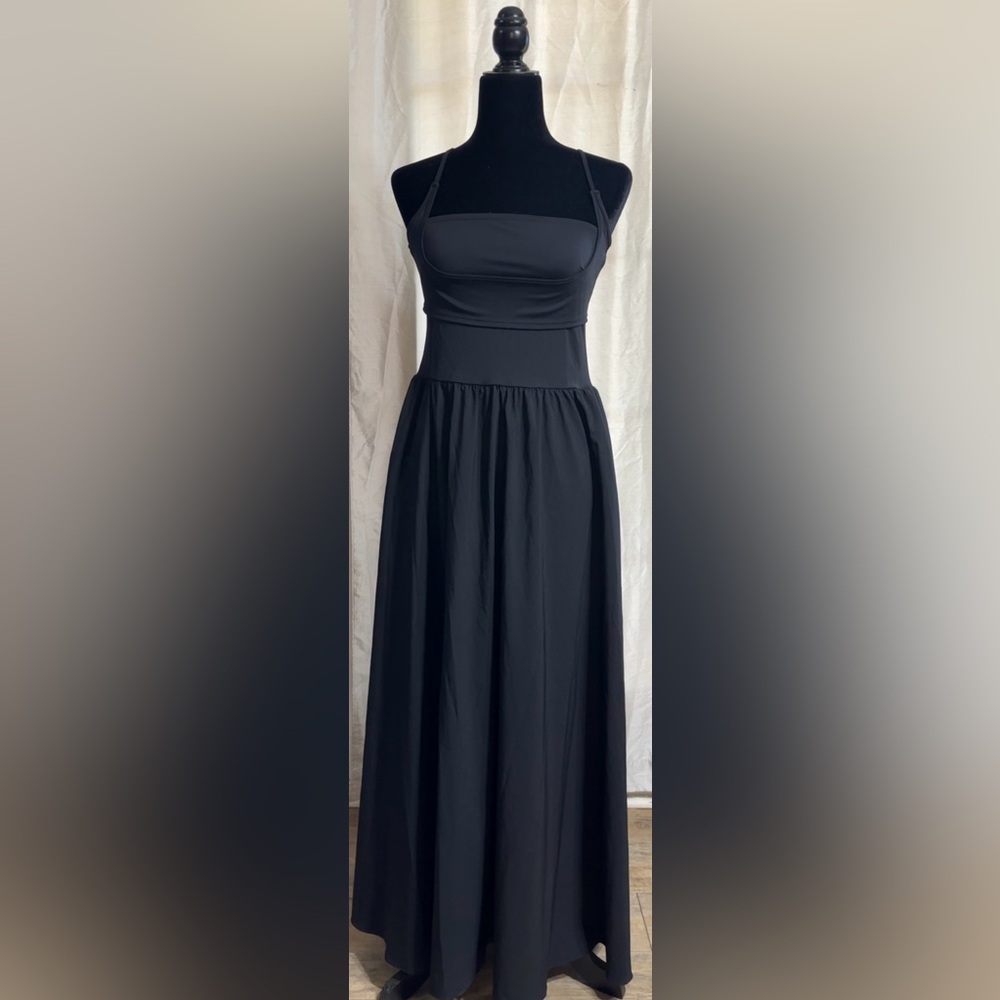 Halara Casual Slip Maxi Dress, Pocket, Flowy Flare, and Quick Dry material